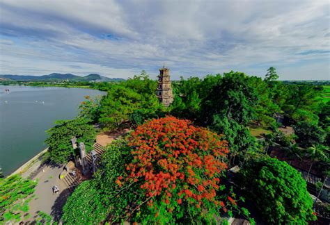 Le Temple Thien Mu : Un Joyau Spirituel sur les Rives de la Rivière des Parfums!