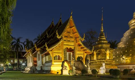 Le Wat Phra Singh : Un Temple Bouddhiste Splendide au Cœur d'Isan!