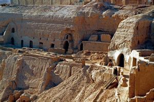 Les Grottes de Bezeklik : Un voyage fascinant à travers l'histoire bouddhique !